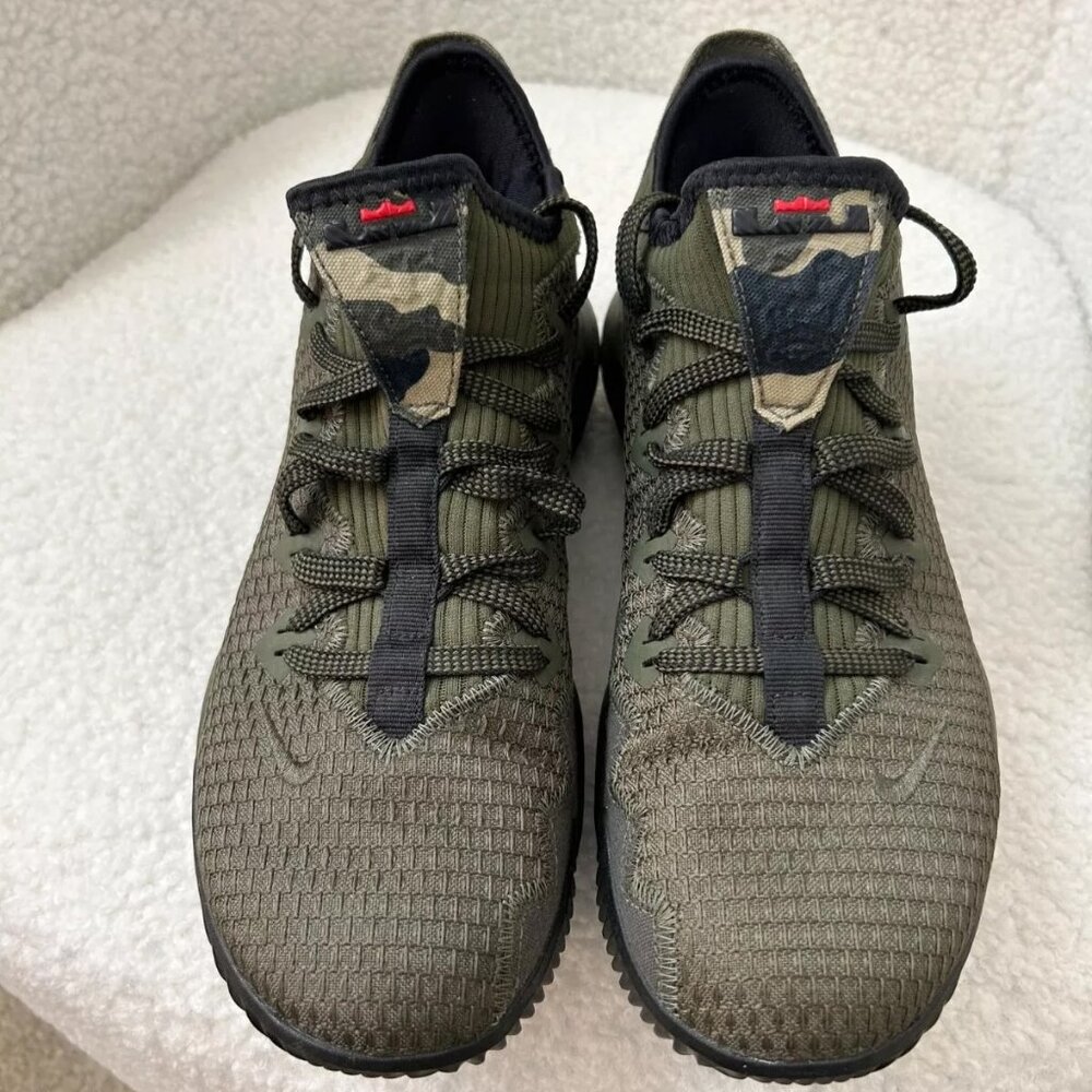 Nike LeBron 16 Low Camo Size 9